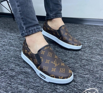 Cheap Luxury women and men shoes, bags and clothes